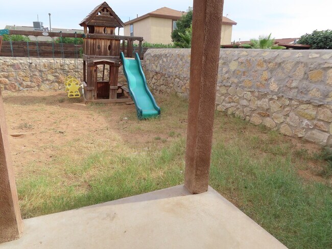 Building Photo - 14246 Gil Reyes Dr