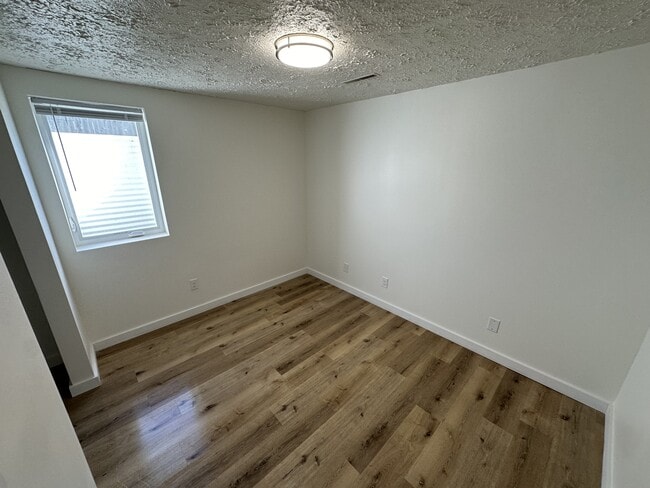 Building Photo - 505 E 23rd St