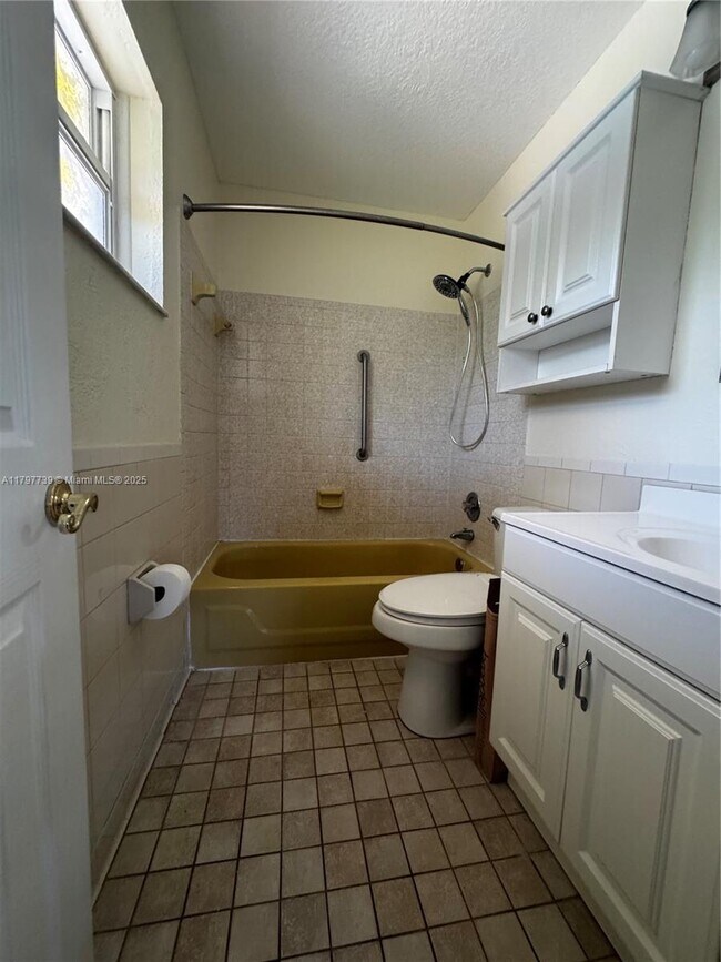 Building Photo - 3170 Buccaneer Rd