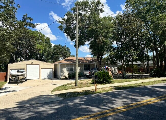 Building Photo - 292 Grandview Ave