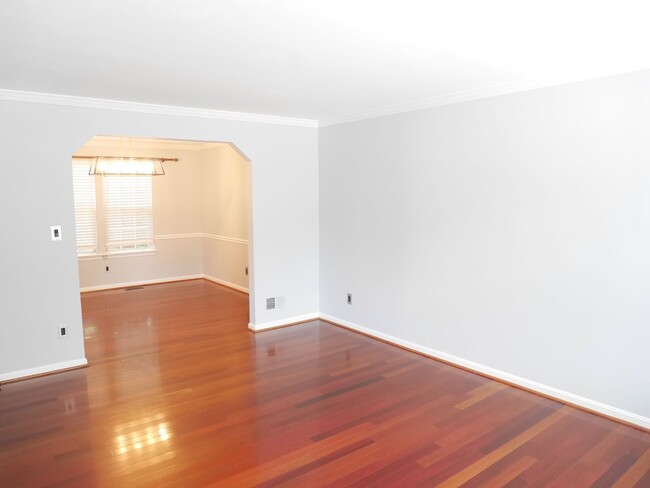 Building Photo - Recently Renovated & Move-In Ready- Bowie, MD