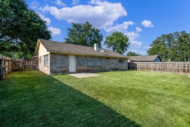 Building Photo - 9903 Cane Creek Dr