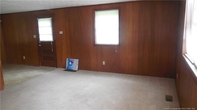 Building Photo - 826 Ridge Rd