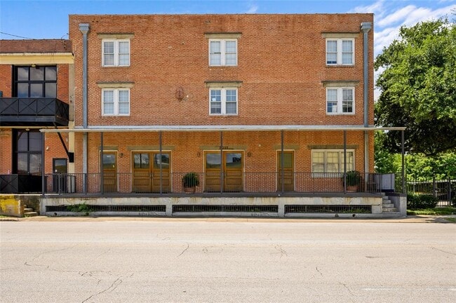 Building Photo - 1011 Wood St