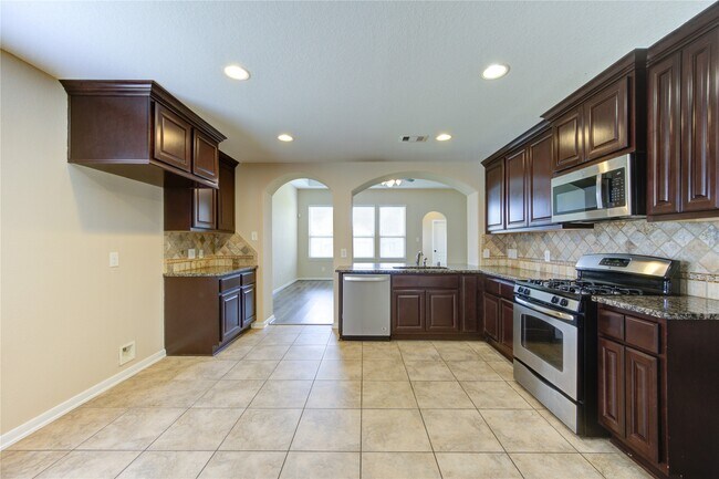 Building Photo - 26727 Henson Falls Dr