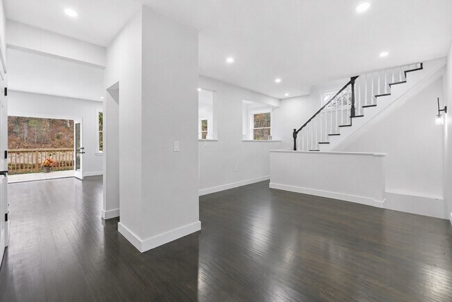 Building Photo - 288 Grove St