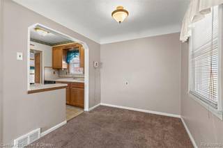 Building Photo - 9616 Colwell Ave