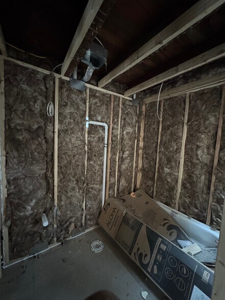 Building Photo - 914 Tyson St