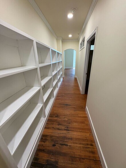 Building Photo - 525 E Grace St