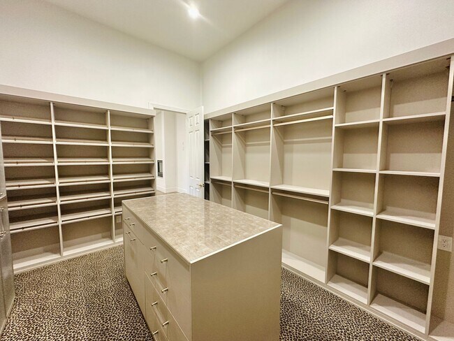 Building Photo - Stunning home with pool in prestigious Eagle Hills!