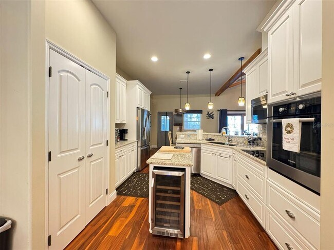 Building Photo - 3108 N Wheaton Point