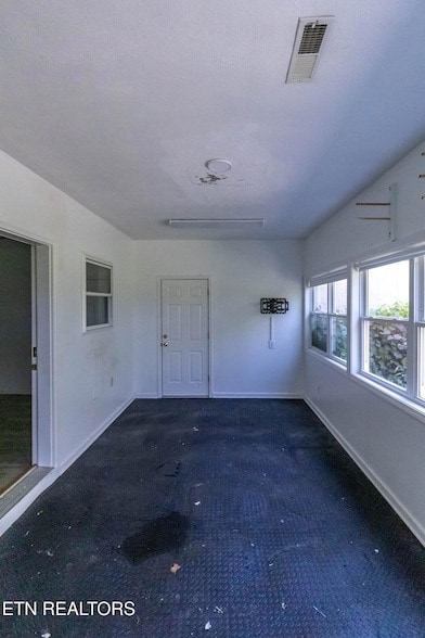 Building Photo - 2084 Allenridge Dr