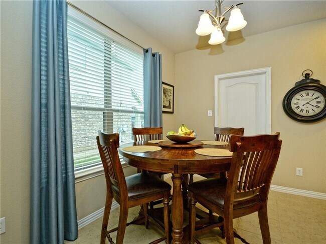 Building Photo - 1007 Boxwood Loop