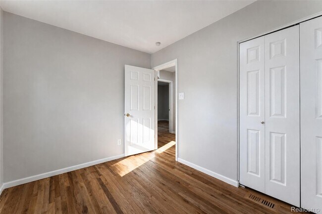 Building Photo - 5712 Drexel St