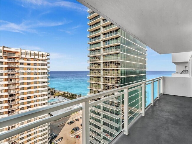Building Photo - 2030 S Ocean Dr