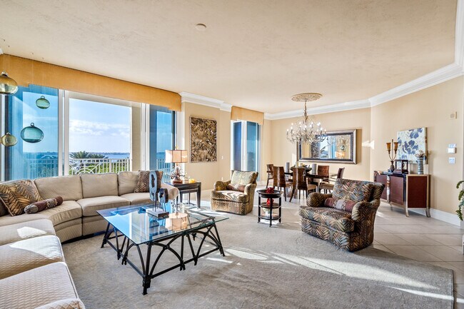 Building Photo - 5310 N Ocean Dr
