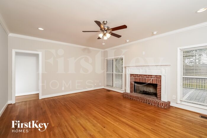 Building Photo - 445 Conroy Cir