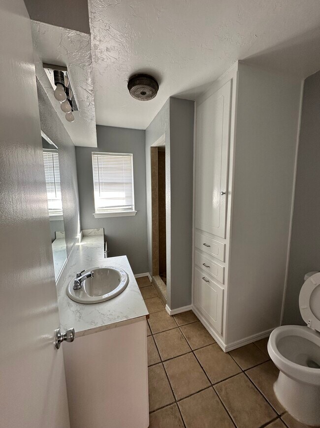 Building Photo - 2638 SW 60th St