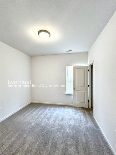 Building Photo - 1013 N Boyce St