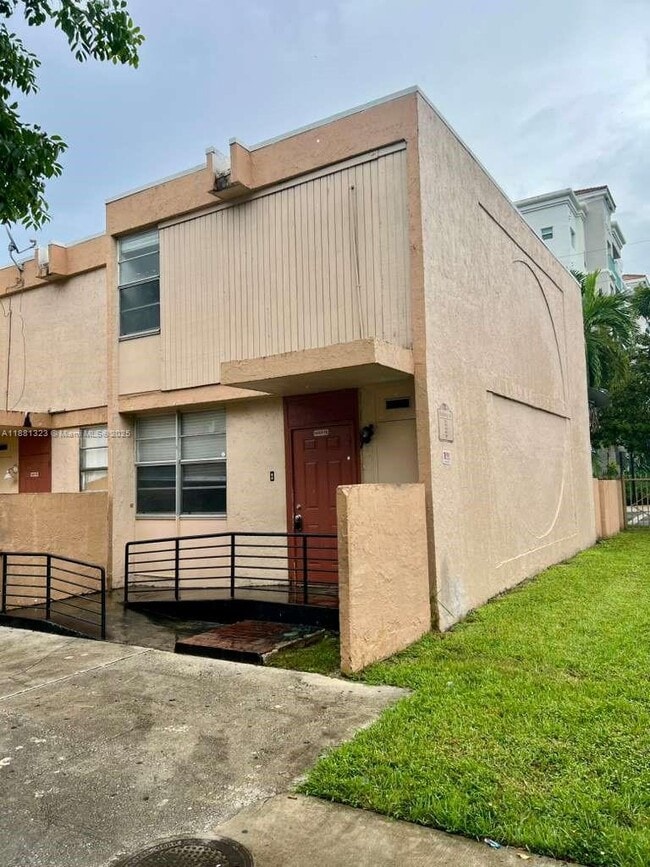 Building Photo - 6023 SW 69th St