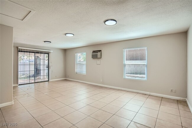 Building Photo - 7705 Wolf Creek Rd