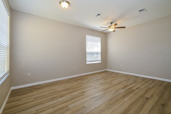 Building Photo - 241 Bluff Pass Dr