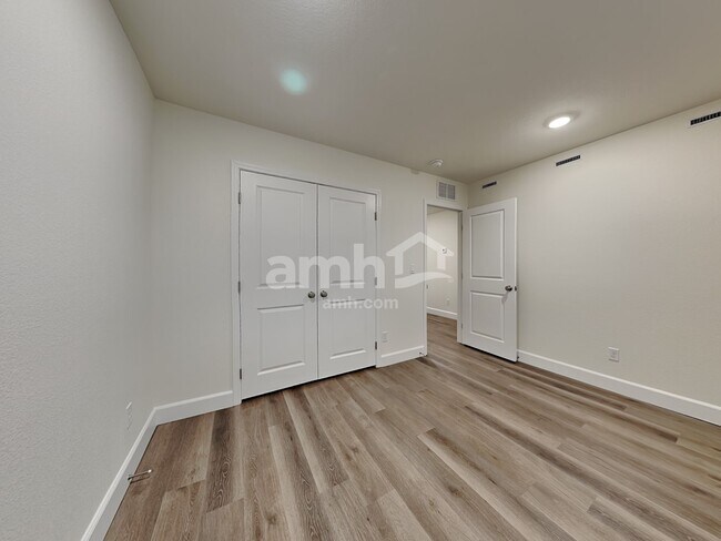 Building Photo - 8876 Dwarf Chin Ave
