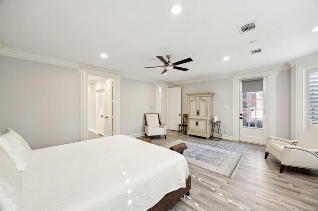 Building Photo - 1310 Kelliwood Oaks Dr