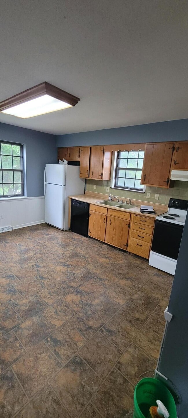 Building Photo - 1457 S Sonora Dr