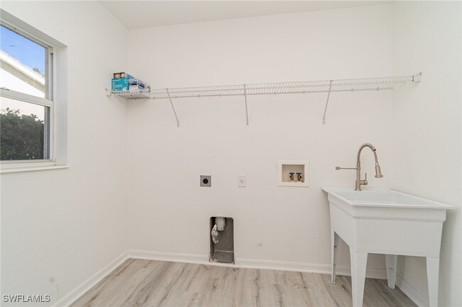 Building Photo - 2656 Sunvale Ct