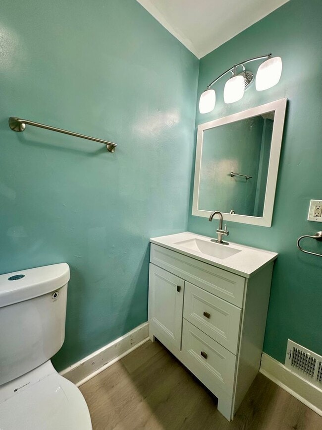 Building Photo - 929 Clarissa St