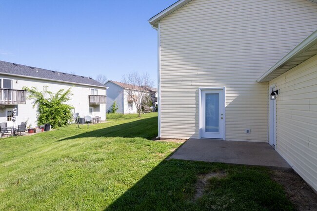 Building Photo - 5009-5011 Betty Jean Way