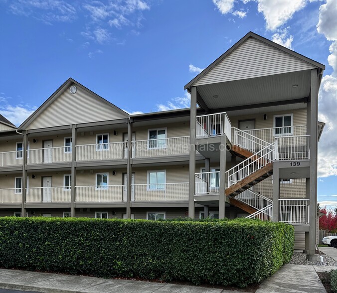 Primary Photo - Benjamin Court Apartments