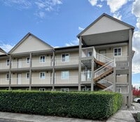 Building Photo - Benjamin Court Apartments