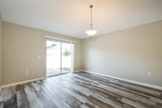 Building Photo - 2114 Nicollett Way