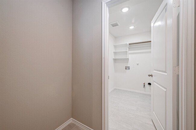 Building Photo - 32013 Towering Birch Trl