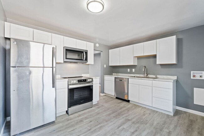 Building Photo - Charming 2-Bedroom unit with Modern Updates