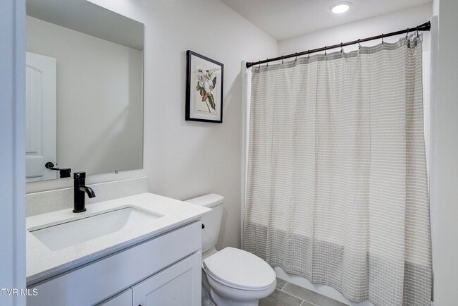 Building Photo - Brand New 3 bed 2 bath by Elementary School