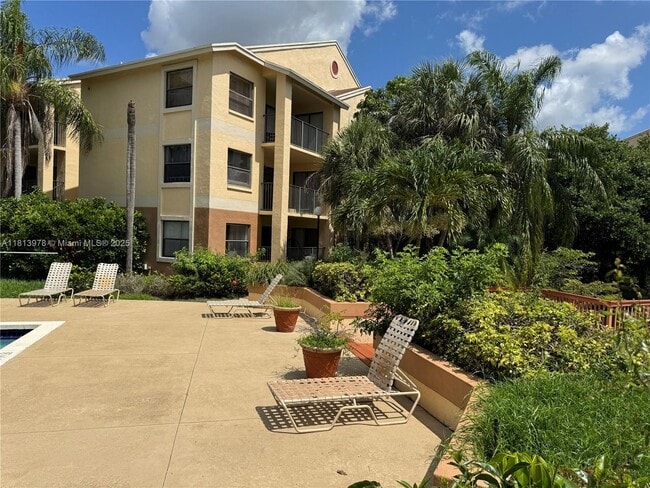 Building Photo - 9999 Summerbreeze Dr