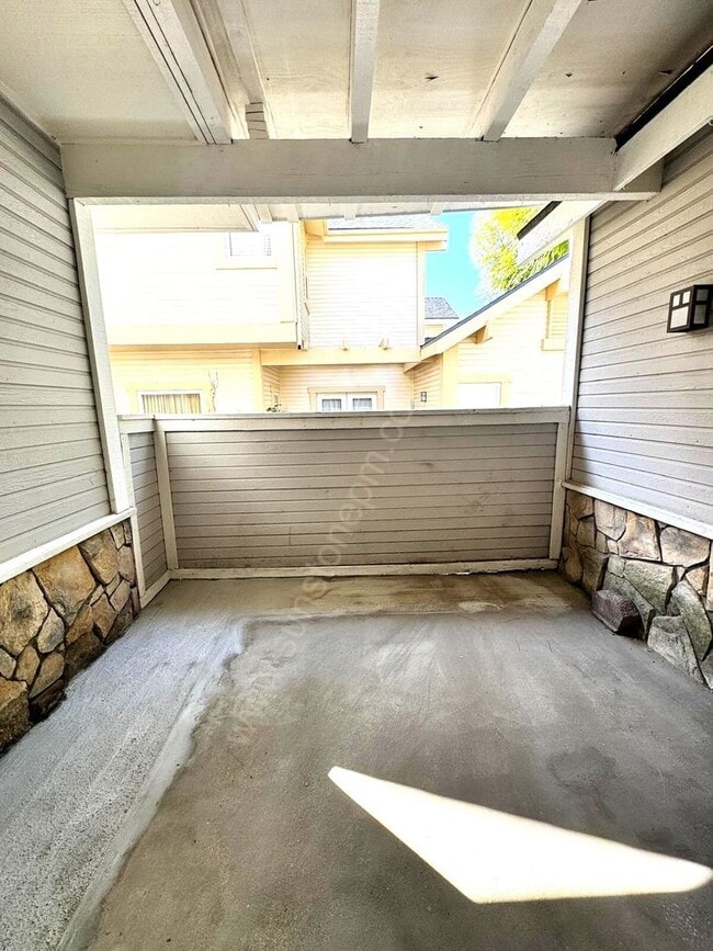 Building Photo - Beautifual Home