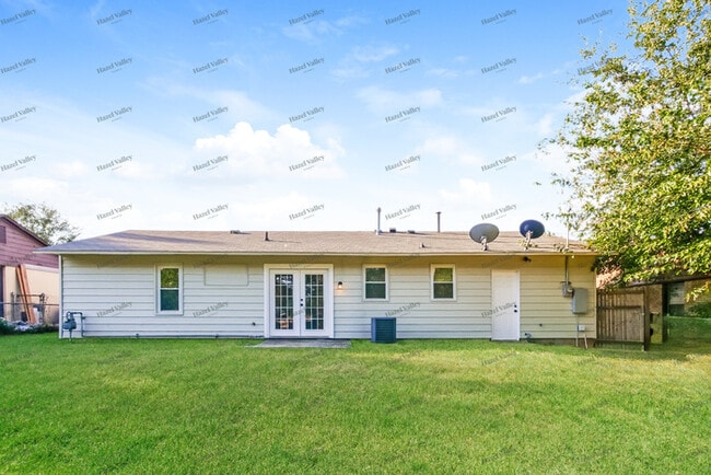 Building Photo - 5937 NW 60th St