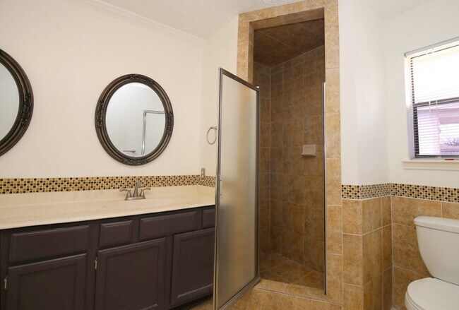 Building Photo - 11662 Sagewillow Ln
