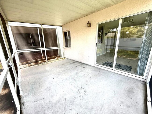 Building Photo - 2037 Fluorshire Dr