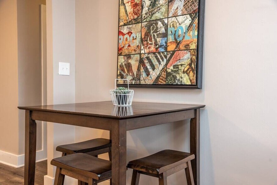 Building Photo - 215 Piedmont Ave NE