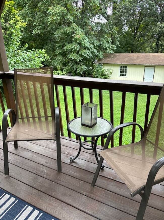 Building Photo - Knoxville 37921 - 3 bedroom, 1 Bath Upstairs Unit,  - Contact Troy Adams (865) 233-6949