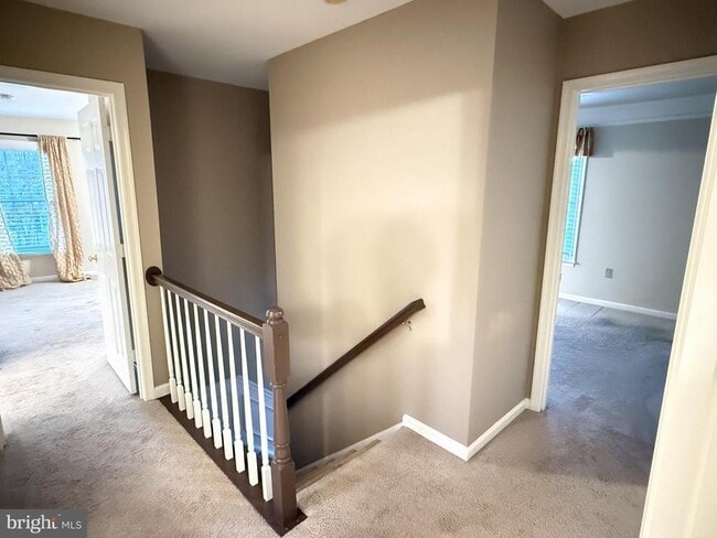 Building Photo - 15292 Surrey House Way