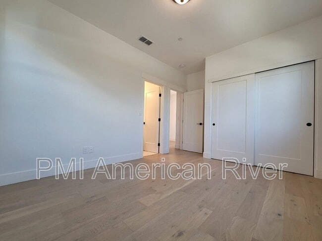 Building Photo - 12773 Tower Beach Way