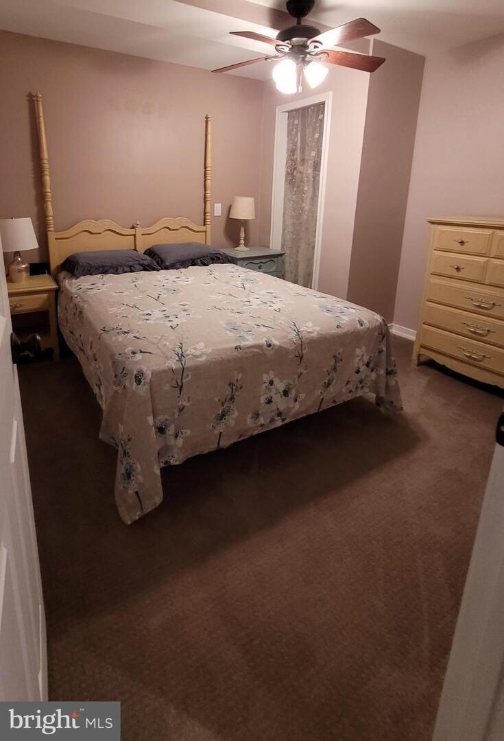 Bedroom 1 withiut window - 112 Holmes St