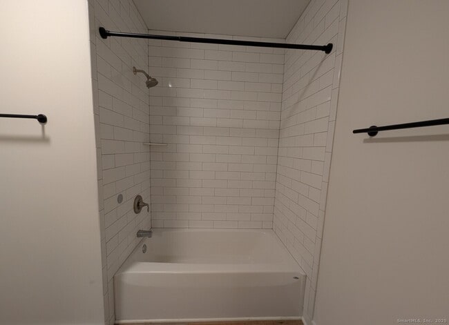 Building Photo - 138 Highland Ave