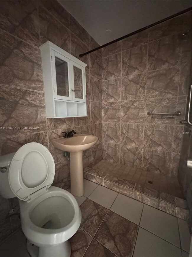 Building Photo - 365 W 13th St